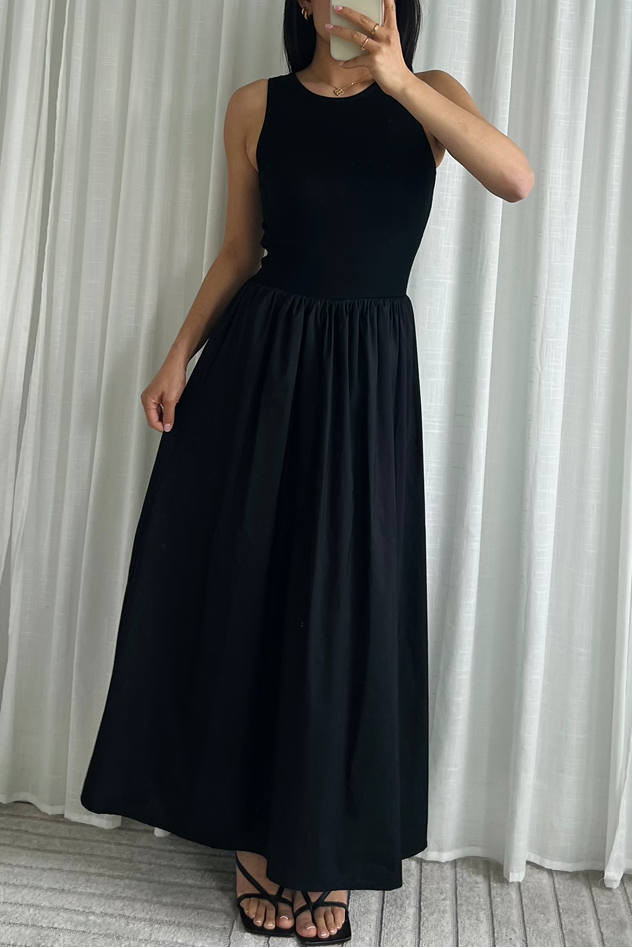 Robe Noire - MAISAA